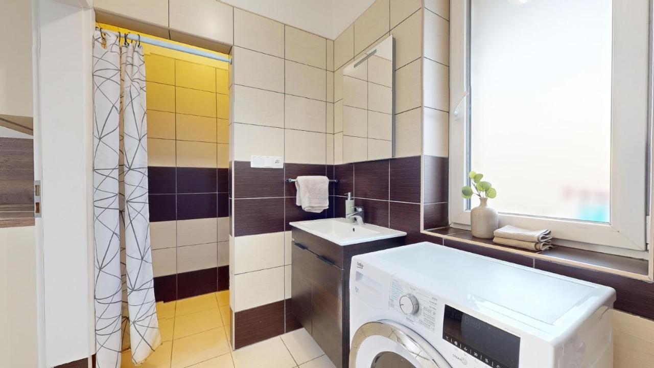 Apartman Dubova Миловице Екстериор снимка
